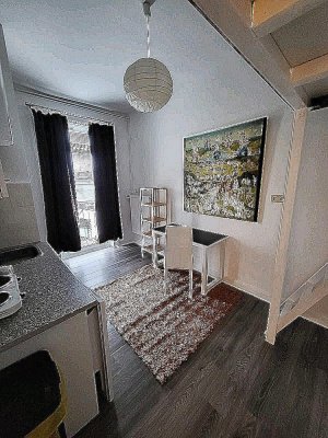 Achtung! = Saniertes Studio-Appartement in HH-Ottensen =