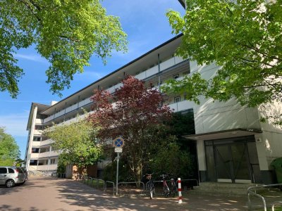 Erstbezug nach Sanierung - schöne zwei Zimmerwohnung mit großzügigem und überdachten Balkon. Offene Küche, modernes Bad, indirekte Beleuchtung.