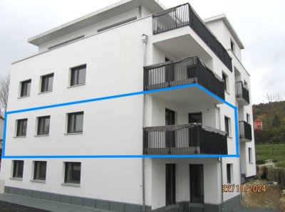 Erstbezug: moderne 3 Zim-1.OG-Whg,Aufzug,Balkon,EBK,TG,Privat, KM 900 € zzgl. EBK+TG, zzgl. NK.