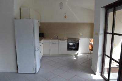 Möbliertes 1 Zimmer-Apartment, mit groß. Garten, 6-18 Mon, NUR FRAUEN, ONLY WOMANS