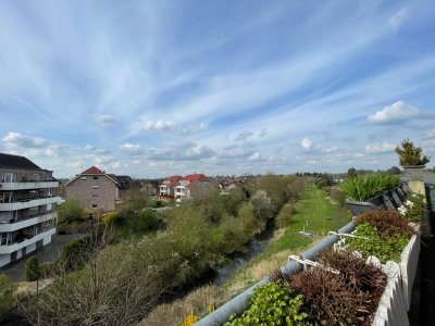 seniorengerechte, modern möblierte Penthouse-Wohnung (145 qm) über den Dächern von Rheinberg