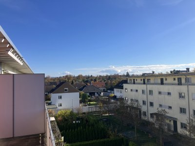 Attraktive 3-Zimmer-DG-Wohnung mit Einbauküche, Dachterrasse und TG-Stellplatz in Karlsruhe / Grünwinkel