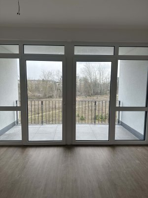 Moderne, helle Wohnung mit Balkon - Erstbezug