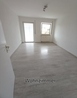 3 Zimmer Erdgeschoss Wohnung Balkon Küche Stellplatz