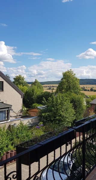 Exklusive & Renovierte 3-ZKB-Wohnung Mit Balkon, Garten Und Einbauküche ...